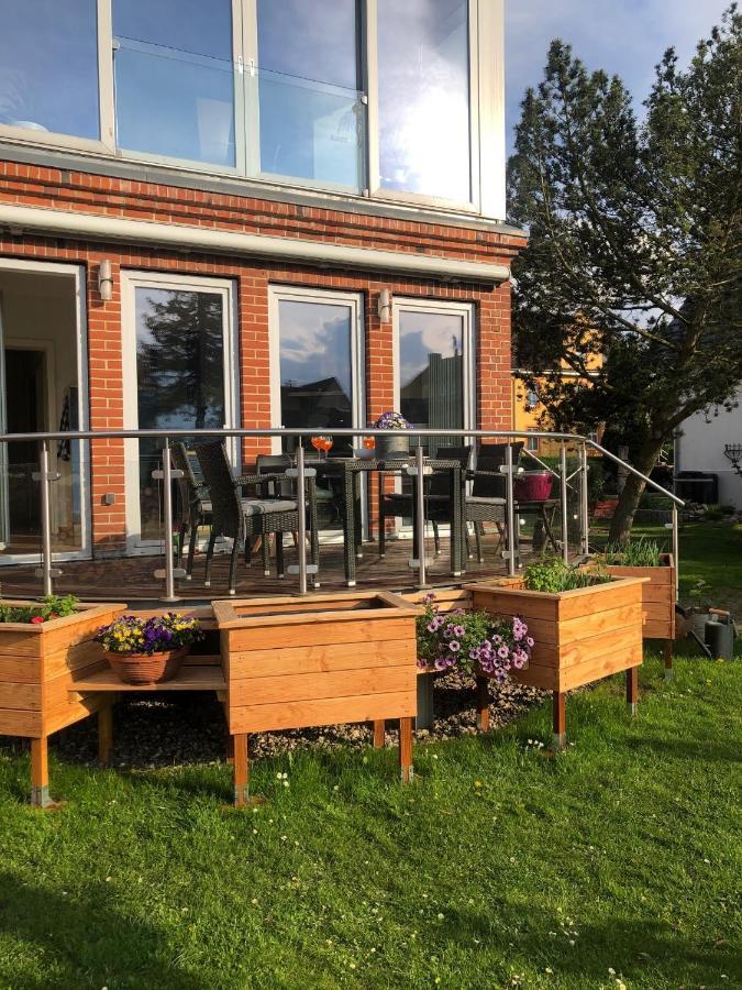 Stadtvilla Bruegemann Mit Terrasse & Parkplatz - Abc136 By AbcWißmar Екстериор снимка